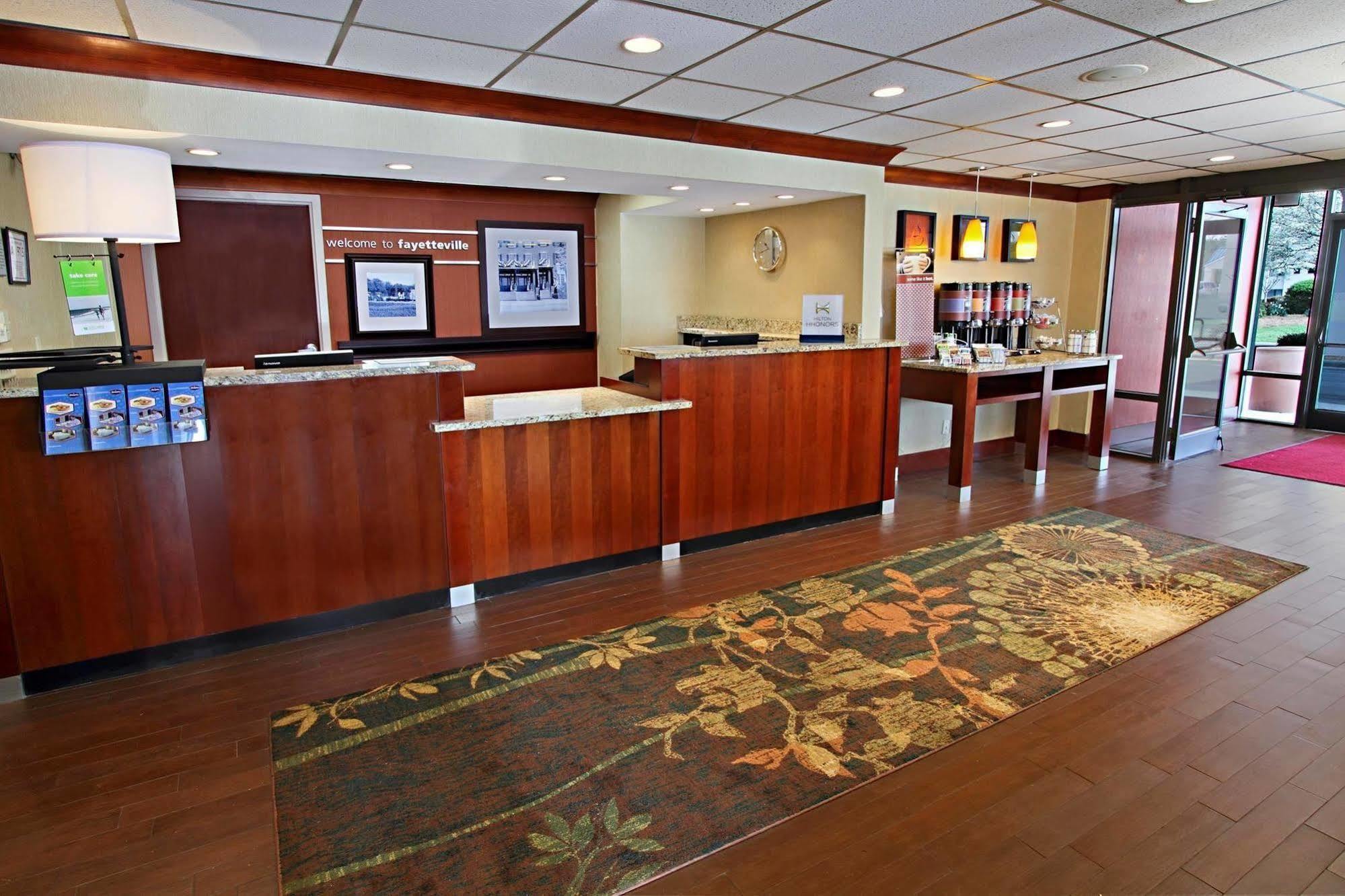 Motel 6 Fayetteville - I-95 Kültér fotó